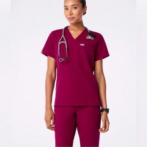 Figs Women's V-Neck Scrub Top - Burgundy